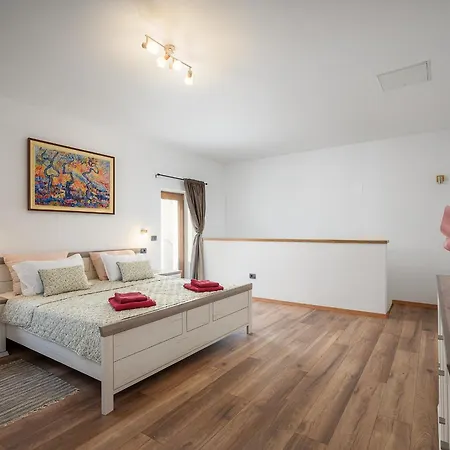 Feriehus Casa Piccola Leona Bijele Zemlje